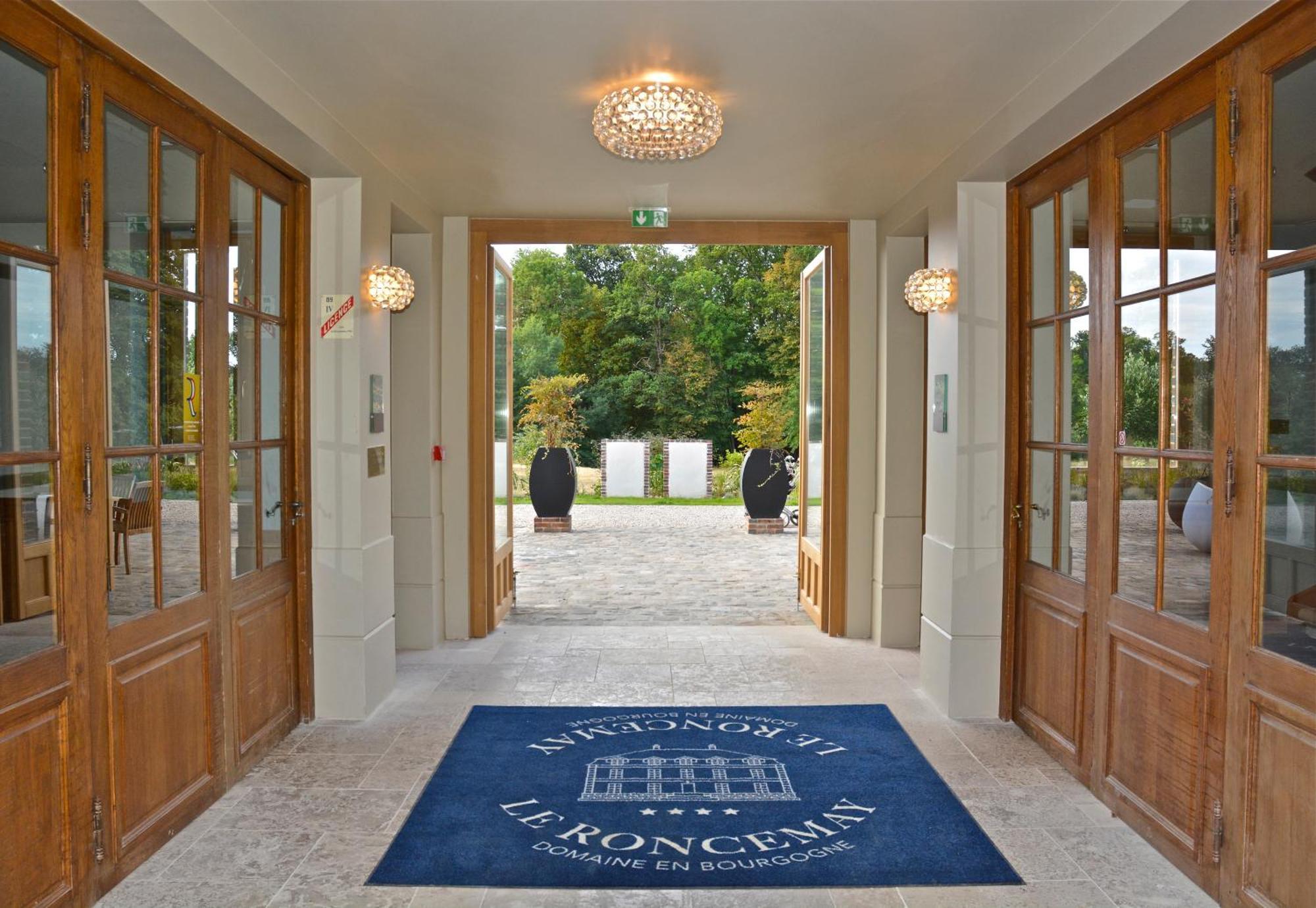 Domaine Du Roncemay - Hotel, Restaurants, Spa & Golf Aillant-sur-Tholon Exteriér fotografie